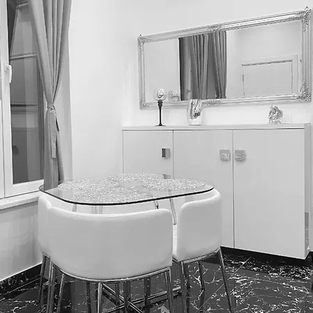 Lux In Downtown Of Apartment Belgrad