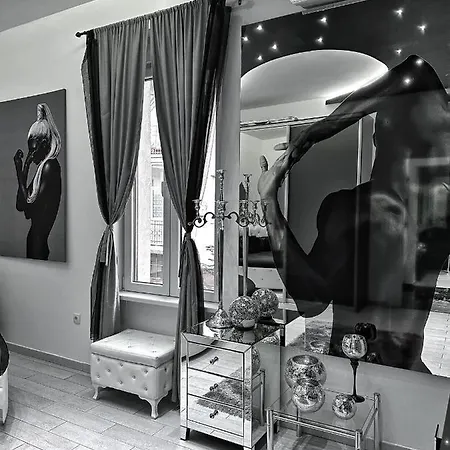 Lux In Downtown Of *